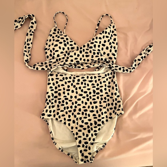 Aerie One Piece Cutout Wrap Swimsuit - NWOT - Picture 1 of 2